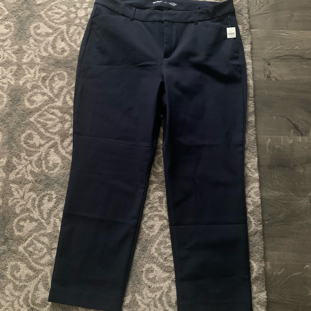 Old Navy- Navy High-Rise Pixie Straight Pants!